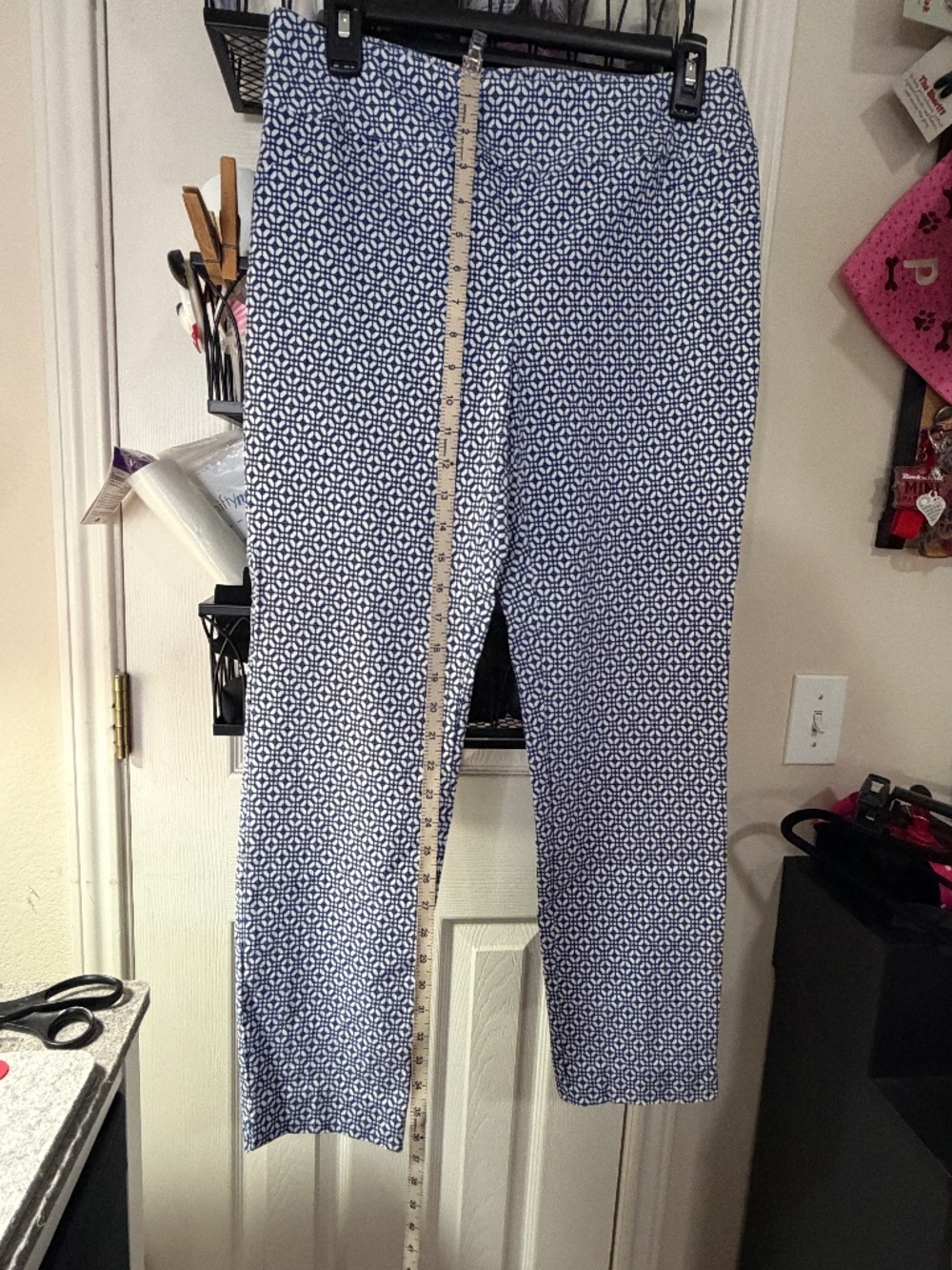 LIKE NEW Womens Charter Club Cambridge Slim Pull On Dress Pants Blue White 10P